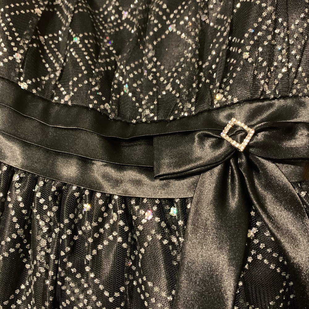 Two Dress - Picture 8 of 8